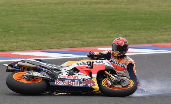 Marquez scivola nel GP di Argentina